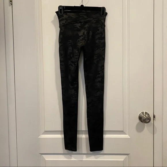 Spanx Faux Leather Camo Leggings - Picture 6 of 6
